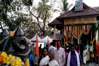 തിരുവനന്തപുരം  Mahashivratri 2023  Mahashivratri  മഹാശിവരാത്രി  ഇന്ന് മഹാശിവരാത്രി  ഭക്തജന പ്രവാഹം  aluva manappuram  ആഴിമലയിലെ മഹാദേവ ക്ഷേത്രം  Mahashivratri celebrations Thiruvananthapuram  shivaratri  shivaratri kerala