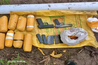 BSF recovers huge cache of drugs and arms  BSF recovers drugs and arms from Indo Pak border  Indo Pak border  മയക്കുമരുന്നും ആയുധങ്ങളും ബിഎസ്‌എഫ് പിടികൂടി  ബിഎസ്‌എഫ്  ഗുര്‍ദാസ്‌പൂര്‍  ഖസാവാലി  ഇന്ത്യ പാക് അതിര്‍ത്തി