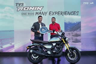 tvs-ronin-225-review-ms-dhoni-takes-delivery-of-tvs-ronin