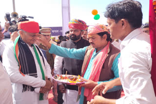 CM Gehlot praised schemes of own government in Dhariyawad