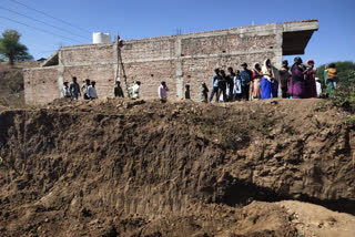 2 women buried in sand in Udaipur, 1 seriously injured