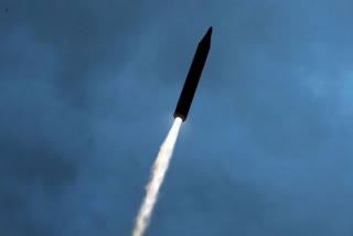 North Korea fires ballistic missile to South Korea  ദക്ഷിണ കൊറിയയ്‌ക്ക് പ്രകോപനവും വെല്ലുവിളിയും  വീണ്ടും ബാലിസ്റ്റിക് മിസൈല്‍ തൊടുത്ത്  ബാലിസ്റ്റിക് മിസൈല്‍ തൊടുത്ത് ഉത്തര കൊറിയ  ഉത്തര കൊറിയ  ബാലിസ്‌റ്റിക് മിസൈല്‍  ബാലിസ്‌റ്റിക് മിസൈല്‍ പരീക്ഷണം  ദക്ഷിണ കൊറിയ  North Korea  South Korea  South Korea news updates  latest news South Korea