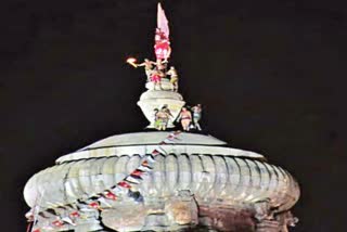 mahadipa raised atop Lingaraj temple