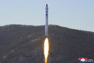 north korea  south korea  fires two ballistic missiles  ദക്ഷിണ കൊറിയ  kim jong un  സൈനിക അഭ്യാസം  ബാലിസ്‌റ്റിക് മിസൈലുകൾ  യുഎസ് ദക്ഷിണ കൊറിയ  ഉത്തരകൊറിയ  world news  war  military  issues  current world issue  updates