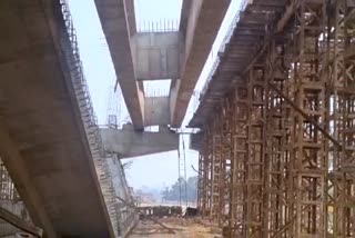 पटना में निर्माणाधीन पुल का स्लैब गिरा