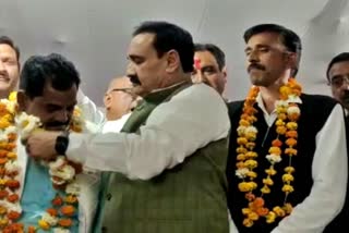 2 leaders join BJP