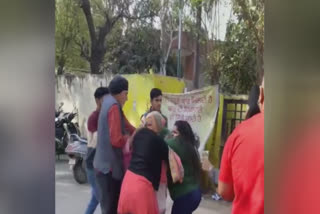 The video of the beating of mother and daughter in Jalandhar went viral