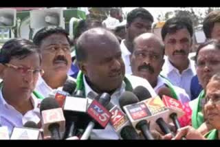 HD Kumaraswamy spoke to reporters.