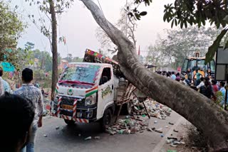 Road Accident in Arambag