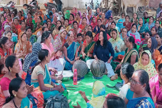 Unique protest of Anganwadi workers in kanker