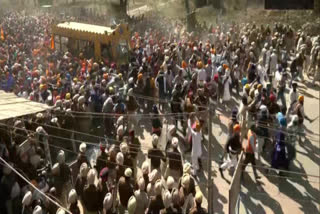 Clash broke out between police and supporters of Amritpal singh