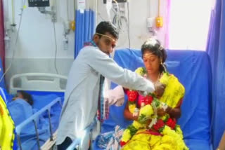 COUPLE MARRIAGE IN HOSPITAL