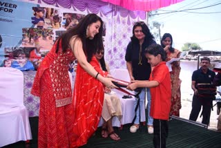 Actress Kanika Tiwari reached Anganwadi