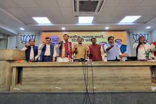 AAP councilor Pawan Sehrawat joined BJP