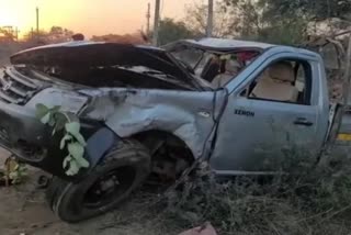 Chhattisgarh  ദുരിതാശ്വാസ നിധി  11 of family killed  several injured in collision in Bhatapara  ഛത്തീസ്‌ഗഢ് ഭാടാപാര  അപകട മരണം  മരണം  ചികിത്സ