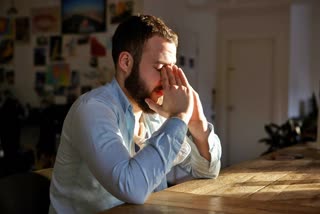 Make these 5 lifestyle changes when you see symptoms of depression in men