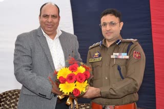 ijaz zargar assumed charge as New SSP Awantipora