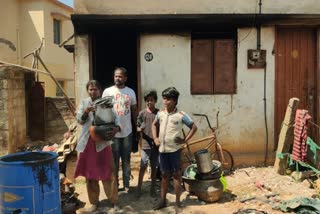 film-producer-sarathi-satya-prakash-helped-the-family-after-house-caught-fire
