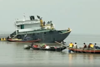 bangladeshi vessel capsized