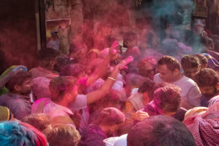 holi-phag-festival-in-haryana-is-celebrated-in-a-unique-way