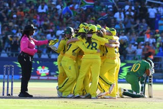 ICC Womens T20 World Cup  വനിത ടി20 ലോകകപ്പ്  ഓസ്‌ട്രേലിയ vs ദക്ഷിണാഫ്രിക്ക  AUSTRALIA BEAT SOUTH AFRICA  WOMENS T20 WORLD CUP FINAL  ഓസ്‌ട്രേലിയ  ദക്ഷിണാഫ്രിക്ക  വനിത ടി20 ലോകകപ്പിൽ ഓസീസിന് ആറാം കിരീടം  ഹാട്രിക് കിരീടവുമായി ഓസ്‌ട്രേലിയൻ വനിതകൾ  വനിത ടി20 ലോകകപ്പ്  ആറാം കിരീടത്തിൽ മുത്തമിട്ട് ഓസ്‌ട്രേലിയ  WOMENS T20 WC FINAL AUSTRALIA BEAT SOUTH AFRICA
