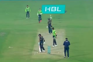 Shaheen Afridi Breaks Bat