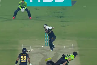 Shaheen Afridi Breaks Bat and Shatters Stumps in PSL match