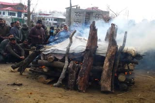 Last rites of the deceased Kashmiri Pandit