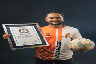 Jubilant Pranav Bhopale displaying his award