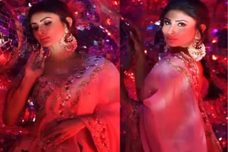 Mouni Roy Lehenga look