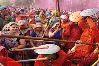 lathmar holi celebration in Barsana of Mathura