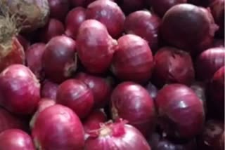 Onion prices will stay depressed  ഉള്ളിയുടെ വിലക്കുറവ്  കര്‍ഷകര്‍ക്ക് ഉള്ളിക്ക് വില  ഉള്ളി കയറ്റുമതി  ഉള്ളി വില കുറഞ്ഞതിന്‍റെ കാരണങ്ങള്‍  reason for onion price depression  onion farmers protest  agricultural news  കാര്‍ഷിക വാര്‍ത്തകള്‍