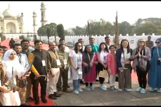 جی 20 اجلاس:غیر ملکی مہمانوں نے بی بی کے مقبرہ کا دورہ کیا