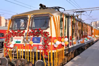 Garvi Gujarat Train: શા માટે શરૂ કરવામાં આવી ગરવી ગુજરાત ટુરિસ્ટ ટ્રેન, જાણો શું છે તેની વિશેષતાઓ અને સુવિધાઓ