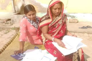 Mother and Daughter in Graduation