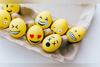 Emoji  feelings  positive feelings  negative feelings  emoji keyboard  Negative emojis  true emotions  Generation Z  GenZ  smile  ഇമോജി  ഇമോജി ഉപയോഗിക്കുന്നത് വികാരങ്ങള്‍ പ്രകടമാക്കാനല്ല  ഇമോജി പഠനം  ഓൺലൈൻ ആശയവിനിമയത്തിൽ  ഇമോജികൾ ചെലുത്തുന്ന സ്വാധീനം  ഇമോട്ടിയോണ്‍  ഇമോജികളിലൂടെ പോസിറ്റീവ് ഉന്മേഷം  ഇമോജി ഉപയോഗം  ടോക്കിടോ സര്‍വകലാശാല  ഇമോജിയിലും ലിംഗ അസമത്വം  ഏറ്റവും പുതിയ അന്തര്‍ദേശീയ വാര്‍ത്ത  ഇന്നത്തെ പ്രധാന വാര്‍ത്ത