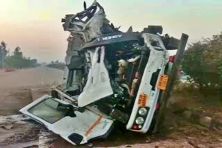 bus and truck collision in ambala