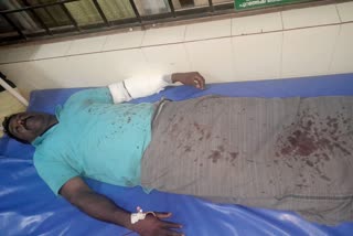 Kasaragod Congress Activist is stabbed by unknown  Kasaragod Congress Activist is stabbed  Congress Activist  Kasaragod  കോൺഗ്രസ് പ്രവർത്തകന് കുത്തേറ്റു  സിപിഎം പ്രവർത്തകർക്കെതിരെ കേസ്  കുറ്റിക്കോലിൽ കോൺഗ്രസ് പ്രവർത്തകന് കുത്തേറ്റു  കാസര്‍കോട്  കോൺഗ്രസ്  സിപിഎം  കത്തി ഉപയോഗിച്ച് കുത്തി പരുക്കേൽപ്പിച്ചു