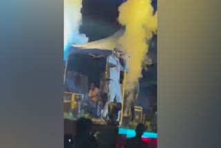 benny dayal  benny dayal hit by a drone camera  drone camera  singer benny dayal  video of benny dayal  Vellore Institute of Technology  latest news in chennai  latest news today  ബെന്നി ദയാലിന്‍റെ കഴുത്തിലിടിച്ച് ഡ്രോണ്‍ കാമറ  ഗായകന്‍ ബെന്നി ദയാല്‍  വെല്ലൂര്‍ ഇന്‍സ്‌റ്റിറ്റ്യൂട്ട് ഓഫ് ടെക്‌നോളജി  ബെന്നി ദയാല്‍ ഇന്‍സ്‌റ്റഗ്രാം  ചെന്നൈ ഏറ്റവും പുതിയ വാര്‍ത്ത  ഇന്നത്തെ പ്രധാന വാര്‍ത്ത