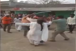 Dispute between 2 families in Burhanpur