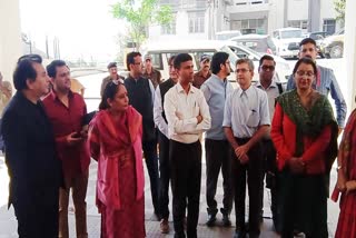 Delhi AIIMS Director M Srinivas visited Kotdwar Base Hospital