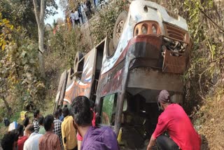 Bus overturned in Indore