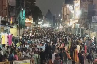 லட்சக்கணக்கான பக்தர்கள் கிரிவலம்