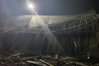 Etv Bharat Roof of under construction house collapsed in Sitapur