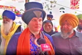 Belgian woman converts to her soulmate's religion, Sikhism; wears the Guru's bana