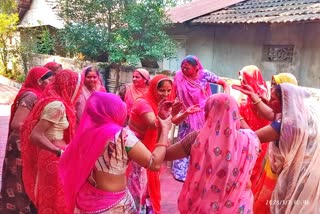 Women stepped into the Holi song