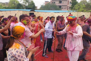 Police Holi celebration in Jaipur, all officials and policemen took part in it