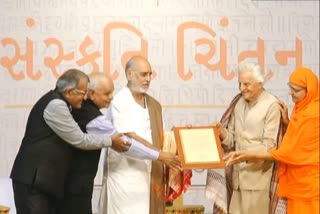 Lifetime Achievement Award: નરોત્તમ પલાણ ને "સારસ્વત સન્માન 2022" થીસન્માનિત કરાયા