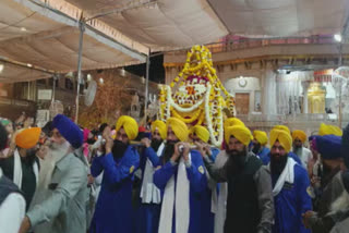 Hola Mahalla celebrated with flowers and perfume in the Golden Temple