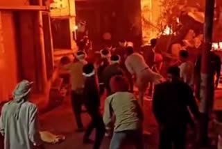 Unique Holi of Muzaffarnagar : किसानों की राजधानी सिसौली में खेली गई उपला मार होली.